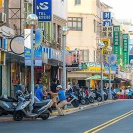https://watermark.lovepik.com/photo/20211122/large/lovepik-street-streetscape-in-penghu-taiwan-picture_500740777.jpg